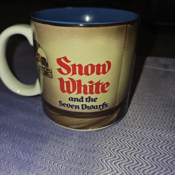 Disney Vintage Mug - Snow White - Picture 3 of 4